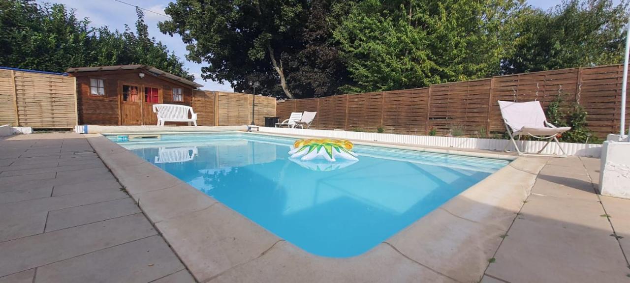 Studio Meuble Avec Piscine Partagee La Ferté-Gaucher Eksteriør billede